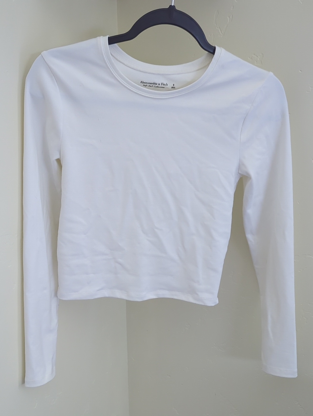 Abercrombie & Fitch Women's White Long-Sleeve Crewneck Top